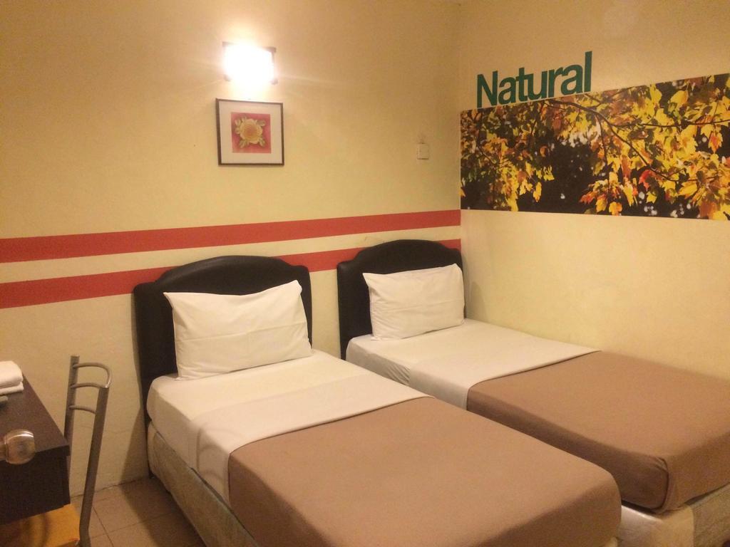 City Star Hotel Кулай Стая снимка